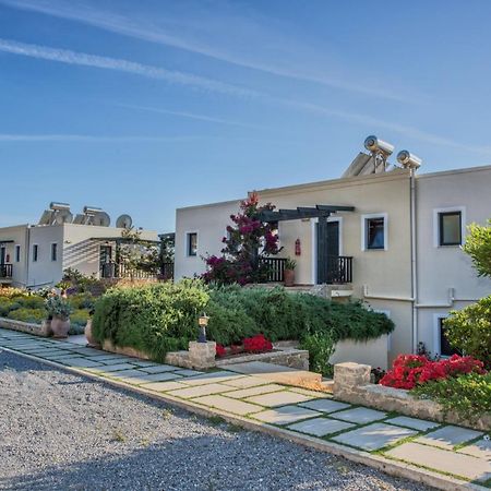 Magnolia Apartments And Studios Фаласарна Экстерьер фото